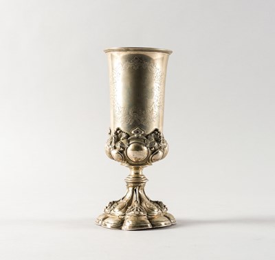 Lot 207 - A SILVER GOBLET
