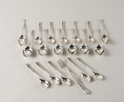 Lot 220 - A GROUP OF SILVER FLATWARE (19)