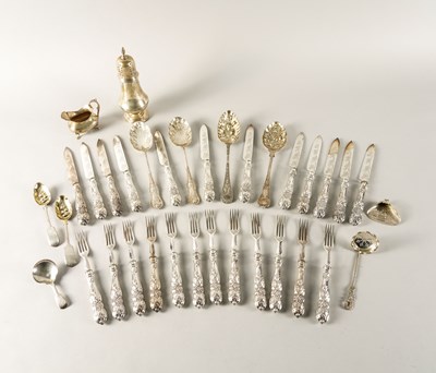 Lot 221 - A GROUP OF SILVER, FOREIGN AND PLATED WARES (QTY)