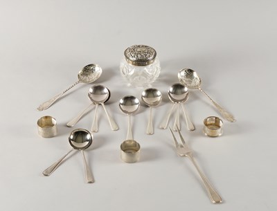 Lot 262 - A GROUP OF SILVER AND PLATED WARES (QTY)
