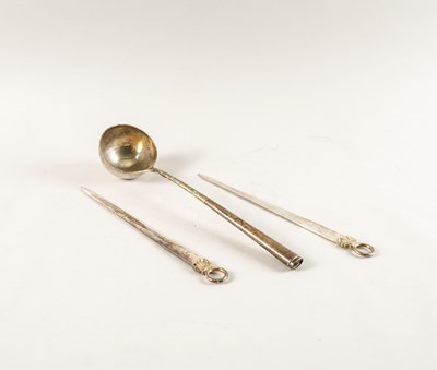 Lot 427 - A SILVER LADLE AND A PAIR OF SILVER PAPER KNIVES (3)