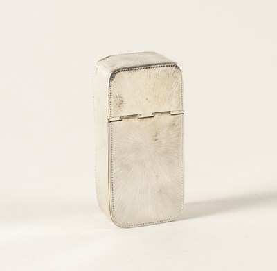 Lot 448 - A GEORGE III SILVER RECTANGULAR SNUFF BOX
