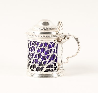 Lot 464 - AN IRISH SILVER MUSTARD POT