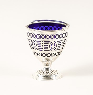Lot 468 - A GEORGE III SILVER CREAM PAIL