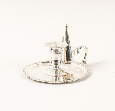 Lot 474 - A GEORGE III SILVER CHAMBER CANDLESTICK