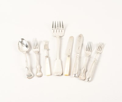 Lot 483 - A PART SET OF SILVER AND MOTHER-OF-PEARL DESSERT OR FRUIT KNIVES AND FORKS AND FURTHER ITEMS (QTY)