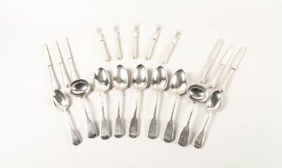 Lot 485 - A GROUP OF SILVER FIDDLE PATTERN TABLE FLATWARE AND A PLATED PART DESSERT SET (QTY)