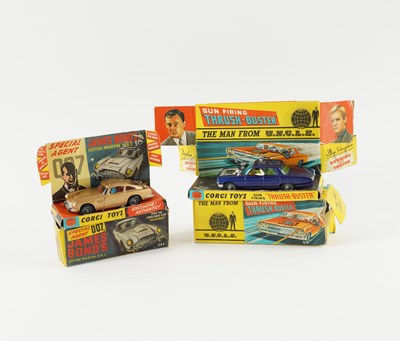 Lot 507 - A CORGI TOYS THE MAN FROM U.N.C.L.E. GUN FIRING THRUSH BUSTER NO. 497 AND A JAMES BOND'S ASTON MARTIN DB5 NO. 261 (2)