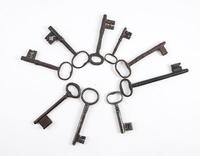 Lot 527 - A GROUP OF NINE ENGLISH STEEL KEYS (9)
