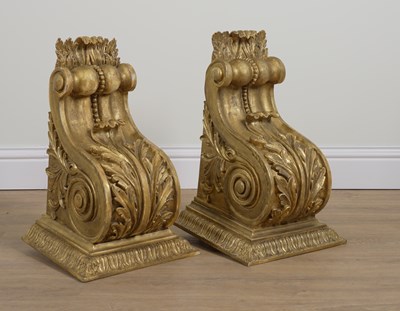 Lot 706 - A PAIR OF GEORGE II STYLE GILT GESSO ACANTHUS SCROLL BRACKETS (2)