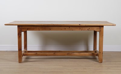 Lot 742 - AN 18TH CENTURY STYLE PINE PLANK TOP FARMHOUSE TABLE