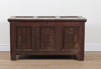Lot 859 - AN 18TH CENTURY OAK COFFER