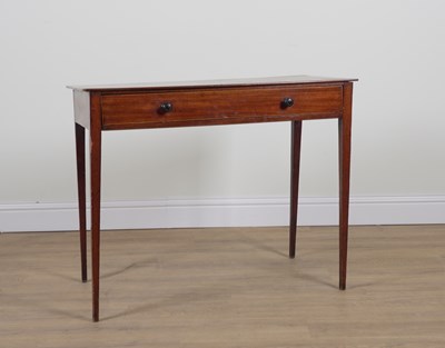 Lot 862 - A GEORGE III MAHOGANY SINGLE DRAWER SIDE TABLE