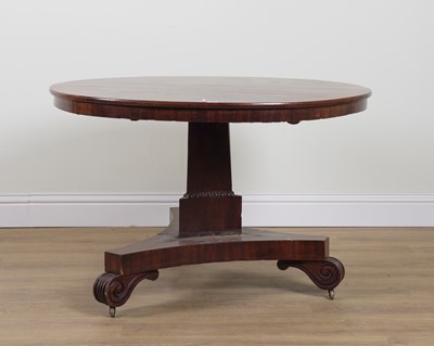 Lot 867 - A REGENCY MAHOGANY CIRCULAR SNAP TOP BREAKFAST TABLE