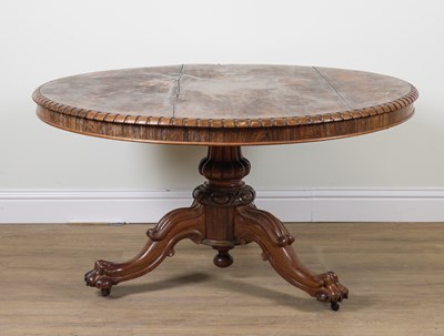 Lot 882 - A VICTORIAN ROSEWOOD CIRCULAR SNAP TOP CENTRE TABLE