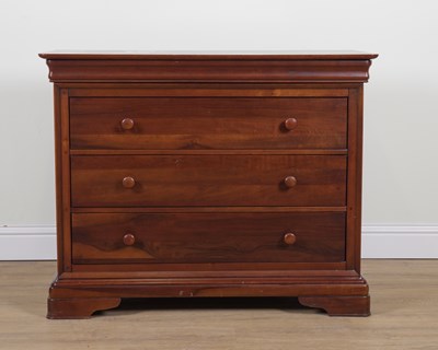 Lot 886 - WILLIS & GAMBIER; A MODERN FRENCH THREE DRAWER CHEST