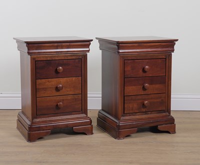 Lot 887 - WILLIS & GAMBIER; A PAIR OF MODERN FRENCH BEDSIDE CHESTS (2)