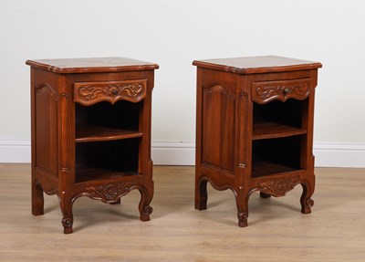 Lot 951 - A PAIR OF FRENCH WALNUT SINGLE DRAWER BEDSIDE TABLES (2)