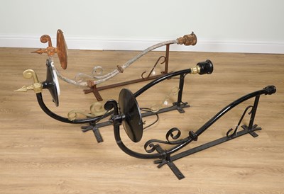 Lot 641 - THREE ‘S’ SHAPED WROUGHT IRON WALL LIGHTS (3)