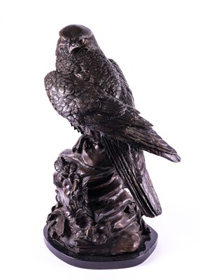 Lot 857 - A BRONZE SCULPTURE OF AN EAGLE