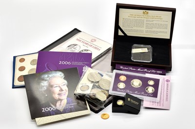 Lot 1450 - A GEORGE V SOVEREIGN 1911 AND FURTHER COINS (QTY)