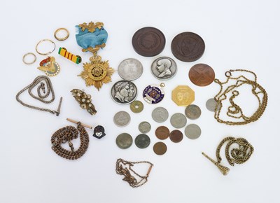 Lot 1547 - A GROUP OF MEDALLIONS, COINS AND FURTHER ITEMS (QTY)