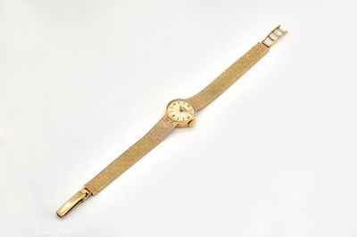 Lot 1713 - A 9CT GOLD LADIES LONGINES BRACELET WRISTWATCH