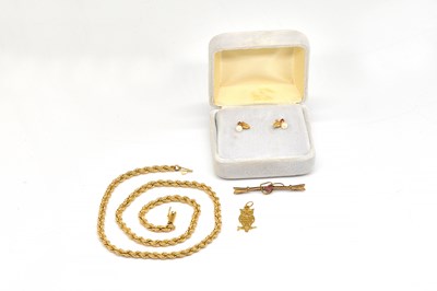 Lot 1841 - A GOLD ROPETWIST LINK NECKCHAIN AND THREE FURTHER ITEMS (4)