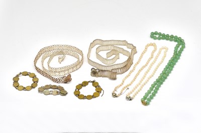 Lot 1903 - EIGHT ITEMS OF JEWELLERY (8)