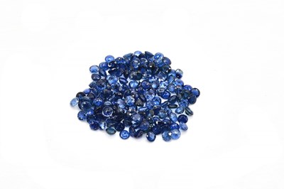 Lot 1943 - A QUANTITY OF LOOSE FACETED ROUND SAPPHIRES 2.55MM